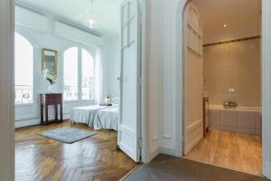 Beautiful apartment by the sea front