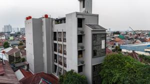 DENZ Premiere Salemba