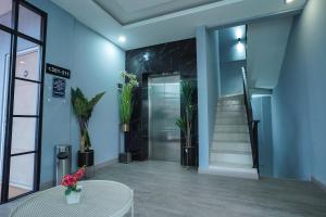 DENZ Premiere Salemba