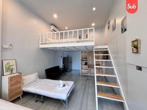 Loft & Cozy Stay near Lee Garden