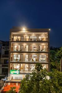 Limewood Stay Service Apartment - Huda City Centre