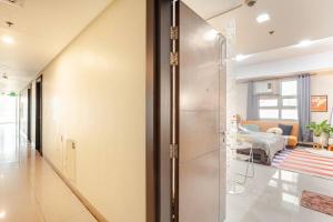 Roam & Rest Staycation near NAIA Manila Airport and free WiFi