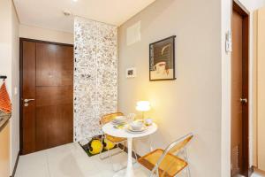 Roam & Rest Staycation near NAIA Manila Airport and free WiFi