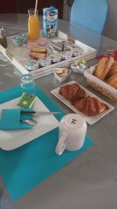B&B / Chambres d'hotes LA BONNE ADRESSE : photos des chambres