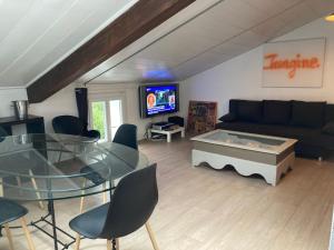 Appartements Grand T3 5p, fibre, parking , calme & proche Lyon : photos des chambres