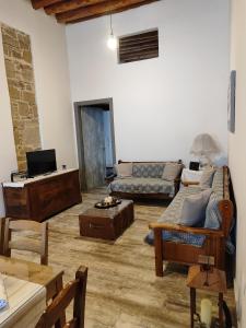 Floras Traditional House