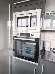 Barcelona Forum Pool and Parking included and Beach 5min