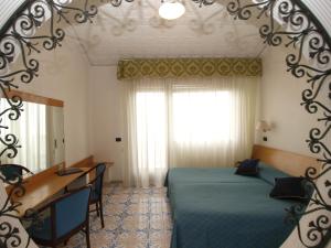 Double or Twin Room with Balcony and Sea View