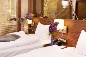 Small Twin Room room in Artur Hotel