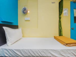 Hangout Cabin Dormitory