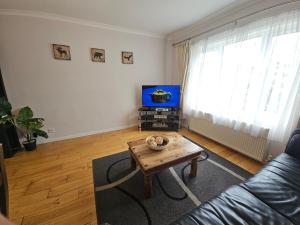 2 Bedrooms - 3 Beds - Free Parking - 168