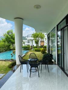 3BR Villa with private pool - Biệt thự 3 phòng ngủ có bể bơi riêng - Ivory Hoà Bình
