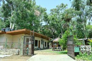 Royal cottage by royale palace