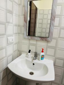 Room availbale in 2 bhk apartment