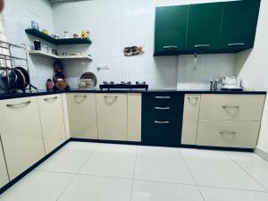 Room availbale in 2 bhk apartment