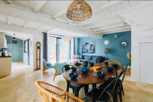 Maisons de vacances Charming village house with courtyard : photos des chambres