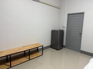 Highway guesthouse , Phayao