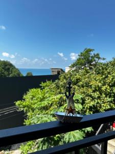 Green Azure - მწვანე ლაჟვარდი