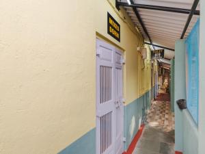 Hangout Cabin Dormitory