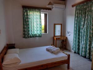 Sunrise Studios Alykes