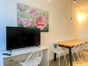 Royal Anchor Suites