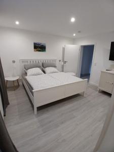 Sarahs apartment NEW!