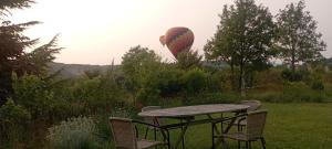 Les Terrasses du Carlat "Le four à pain", situation idéale pour visiter la Dordogne, piscine, jardin, parc, charme
