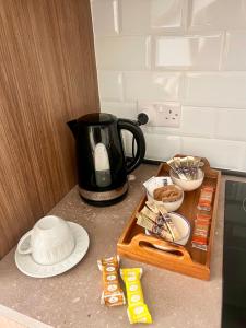 Stylish 2-bedroom Apartment- near Valletta! Great for families or groups