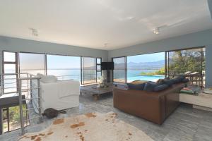 Gordons Bay Villa with Pool