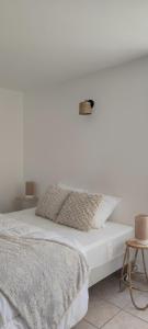 Maisons de vacances Maison en pierre avec jardin a 5 minutes des plages du Cabellou : photos des chambres