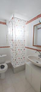 Maisons de vacances Maison en pierre avec jardin a 5 minutes des plages du Cabellou : photos des chambres