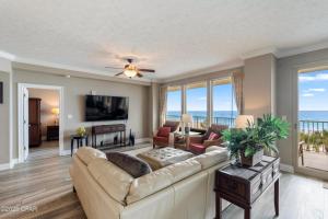 Astonishing Beacfront Condo with 360 sqft Balcony Facing the Ocean - Unit 0302