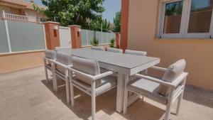 1 minute from the beach, Calle Canoa