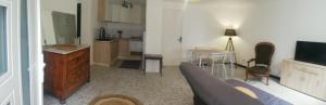 Appartements Appartement a Nimes, au coeur d-un terrain de 3600m2 avec piscine : photos des chambres