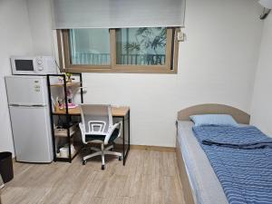 YH House Hongdae, Sinchon