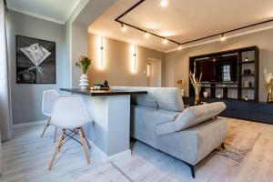 Golden Glow Hideaway