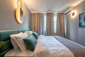 Golden Glow Hideaway