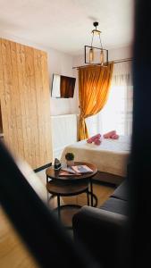 Black Flox AparTment