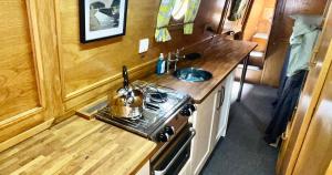 Daisy Mutler Holiday Boat Hire