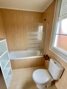 Chalet adosado con amplio jardín
