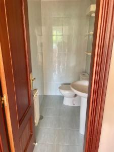 Chalet adosado con amplio jardín
