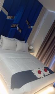 Risa Formosa, studio 25-10