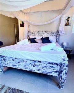 DADA Luxury Suites Beachfront Tropical Paradise