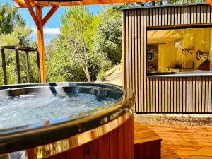 Lodges Kalyva - Nature et Jacuzzi : photos des chambres