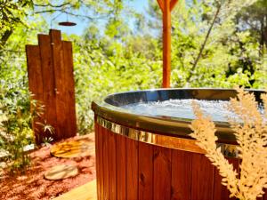 Lodges Kalyva - Nature et Jacuzzi : photos des chambres