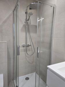 Appartements studio balcon, centre ville, parc expo, Arena : photos des chambres