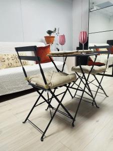 Cheap Quiet Double Room in Park Royal with off-site Gym Access to Showers