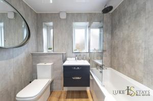 Luke Stays - Lonnen Drive