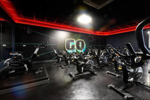 Cheap Quiet Double Room in Park Royal with off-site Gym Access to Showers