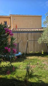 Villas PROVENCE, MAISON SPACIEUSE et CONFORTABLE CLOSE TO SPIROU , WAVE ISLAND : photos des chambres